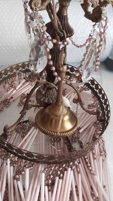 Dois(2) Candeeiros de teto de metal cor bronze e adornos de cristais.