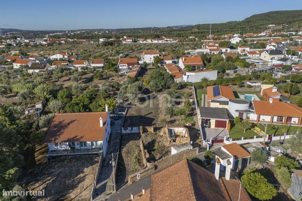 Moradia Ruína com Terreno || Montalvo, Constância