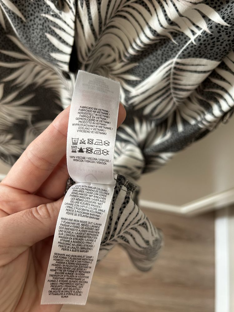 Zielona sukienka w beżowe liście Primark rozmiar 44 wiskoza