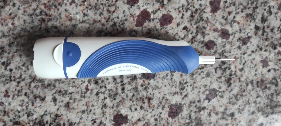 Продам электрическую  зубную щётку BRAUN ORAL B DB4010