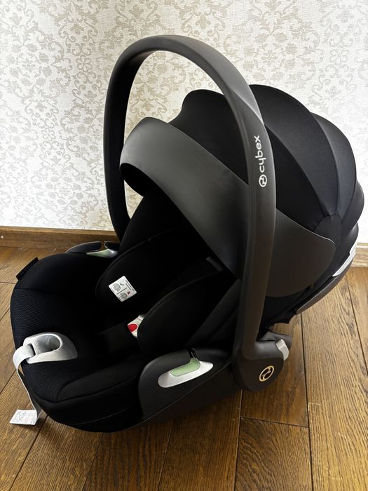 Автокрісло Cybec Cloud T + plus i-Size Sepia Black чорне для двійні