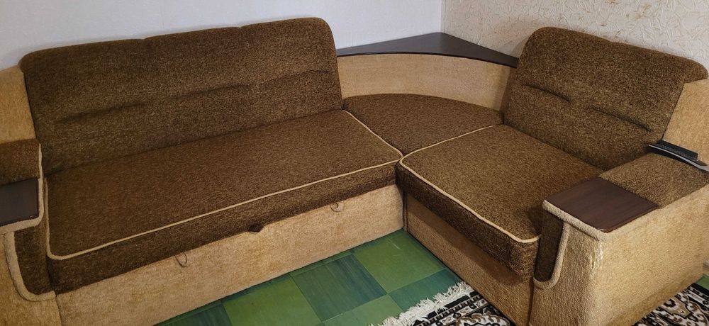 Продам диван угловий