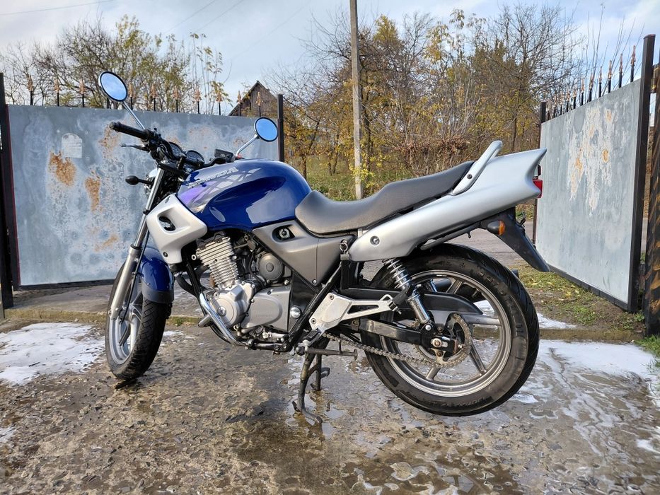 Свіжопригнана Хонда сб500 Honda CB500