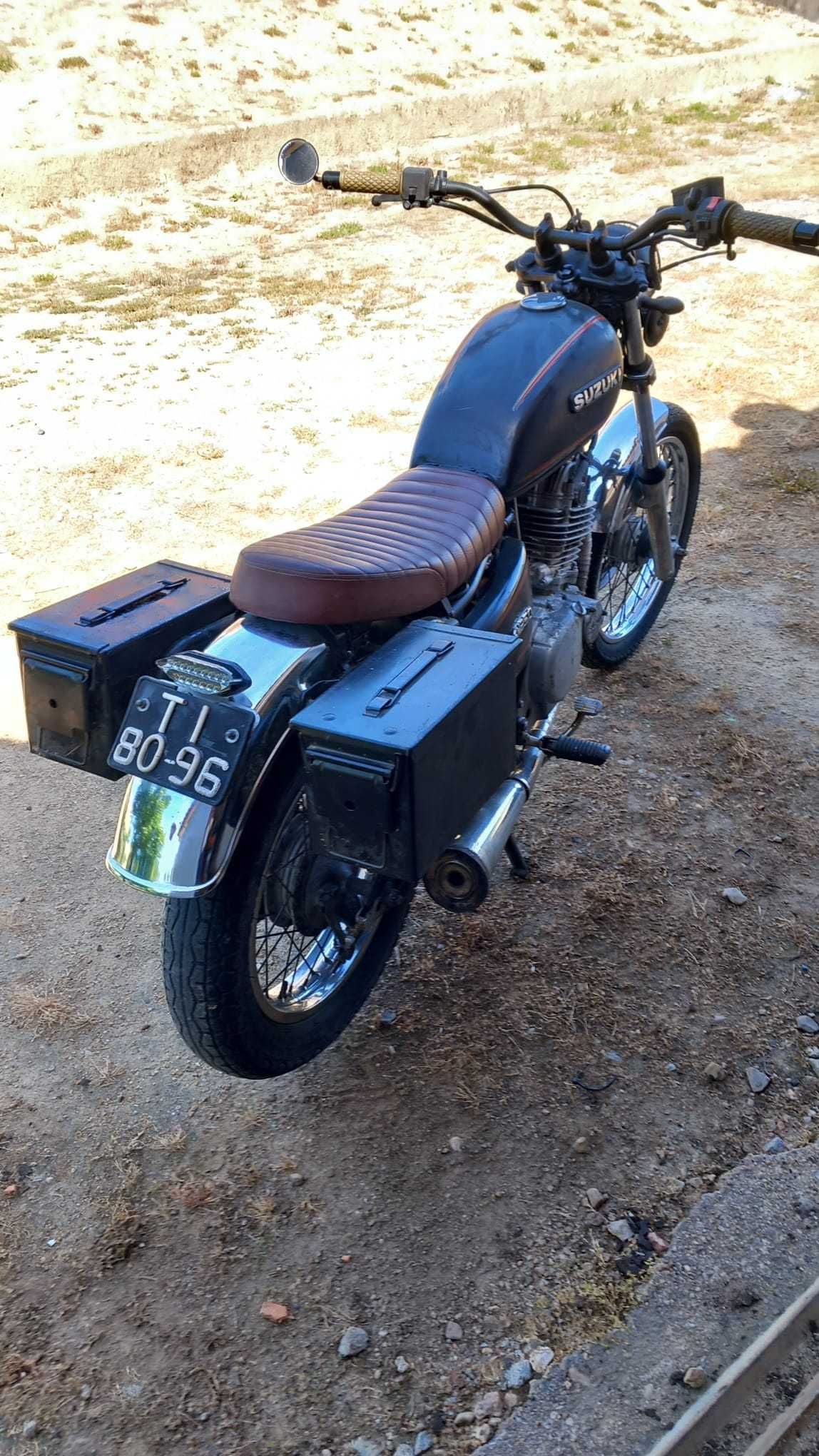 Suzuki GN 250 impecável