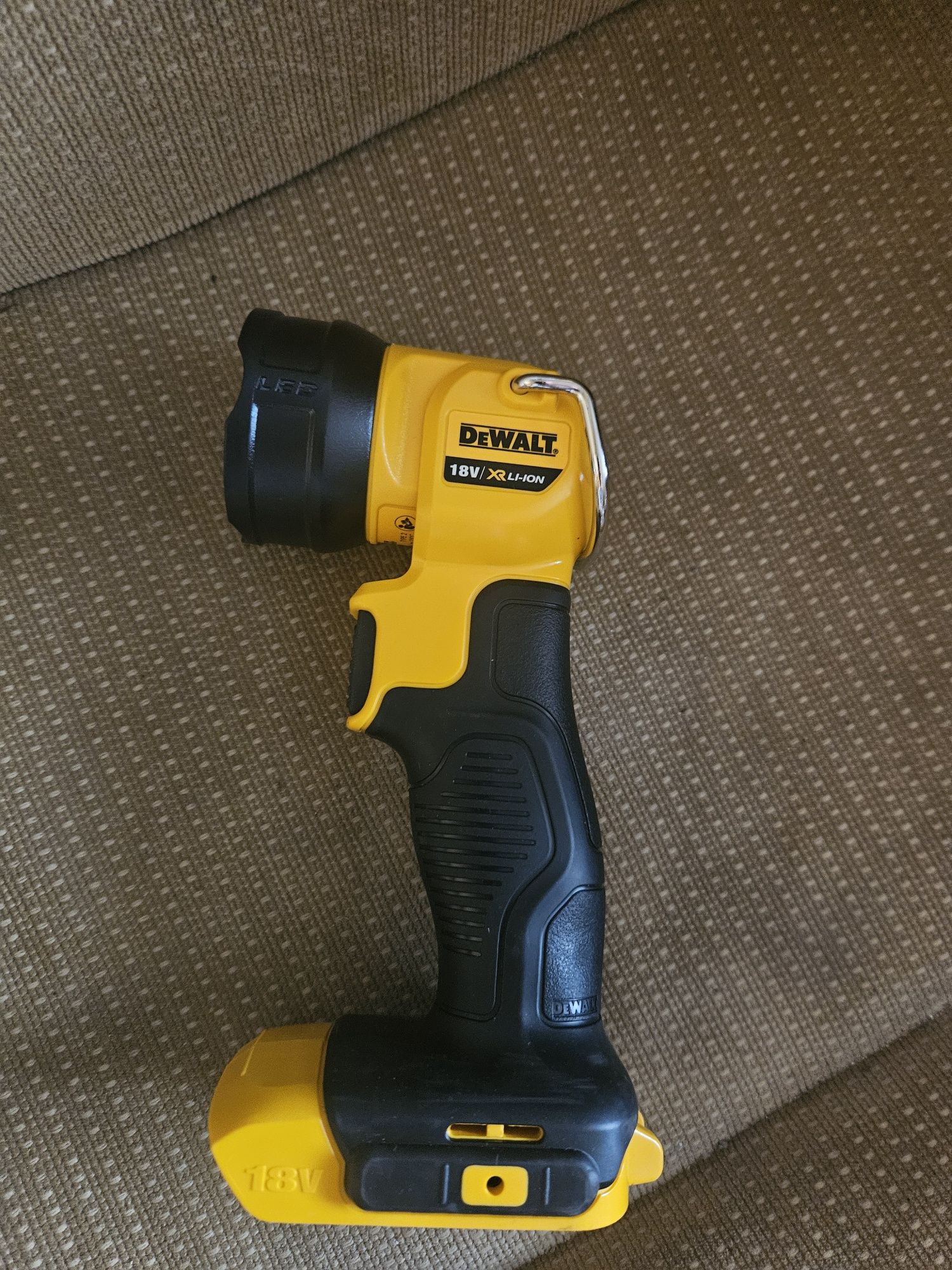 Latarka 18v Dewalt