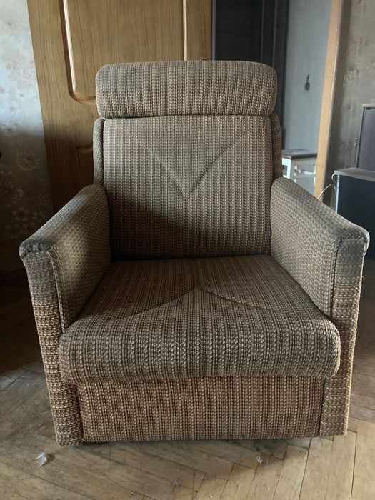 Віддам безкоштовно крісло