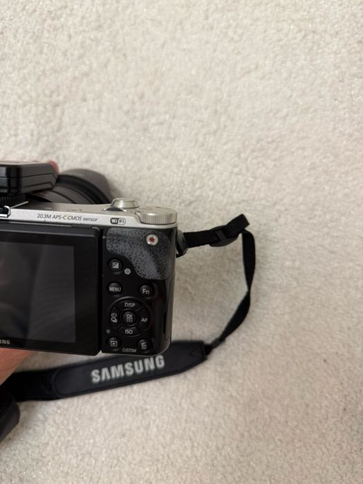 Samsung NX300 фотоапарат цифровий