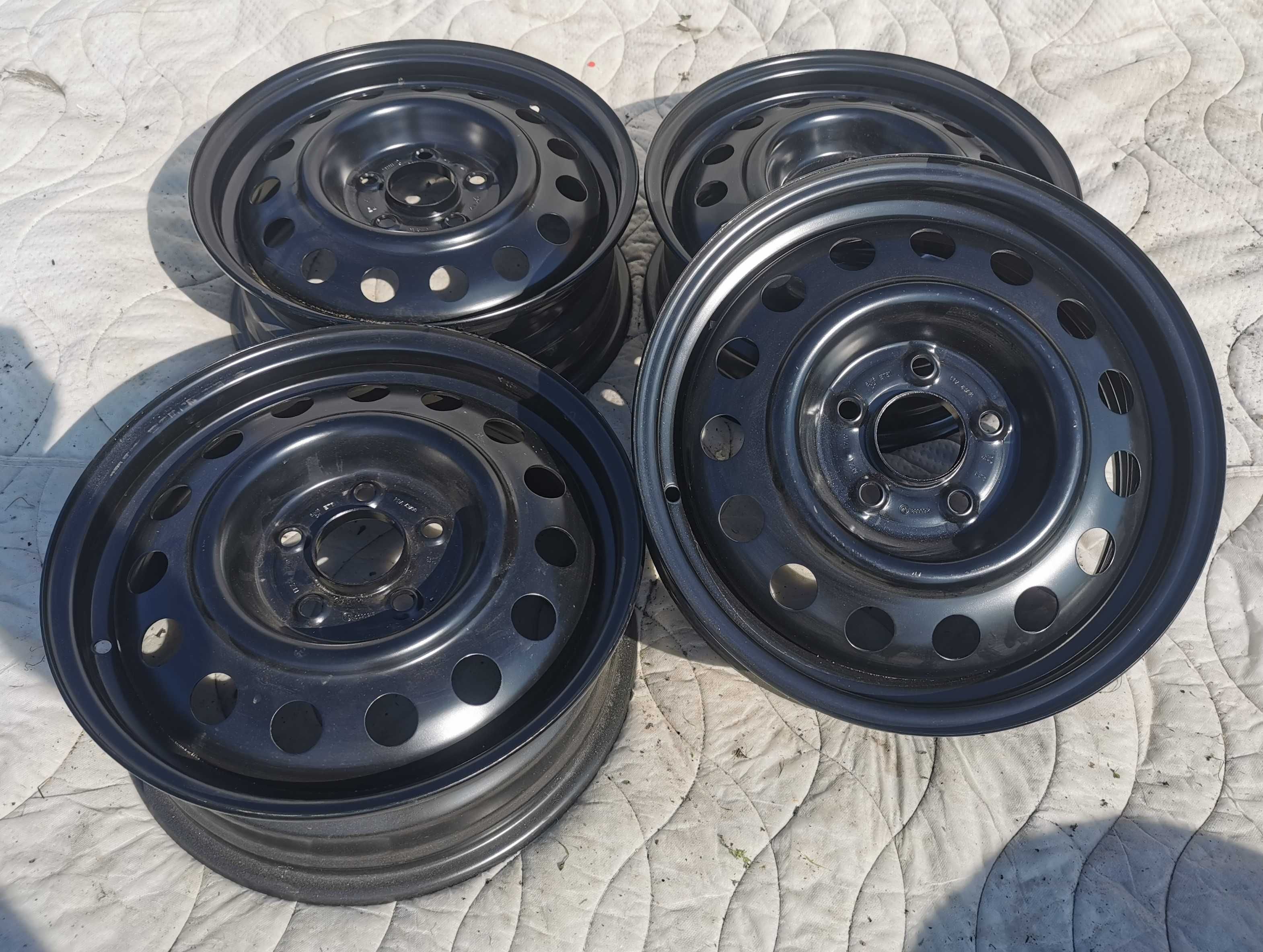 4x felgi stalowe 6Jx16 Kia Ceed Hyundai i30 ET51 nowe KFZ