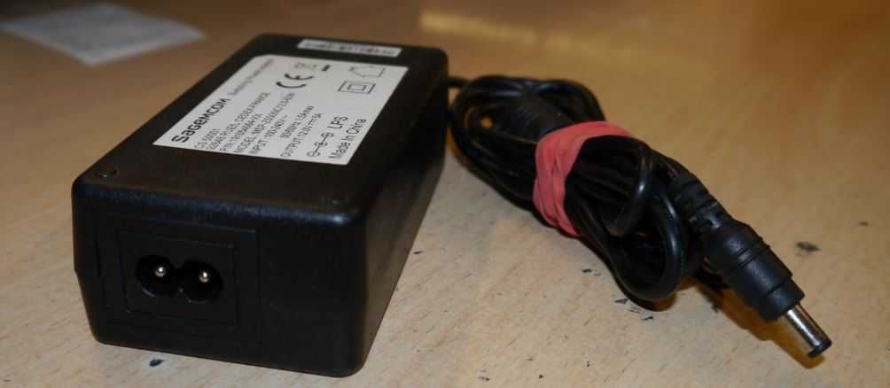 Zasilacz SAGEMCOM 12V 5A WTYK 5,5 x 2,5 mm