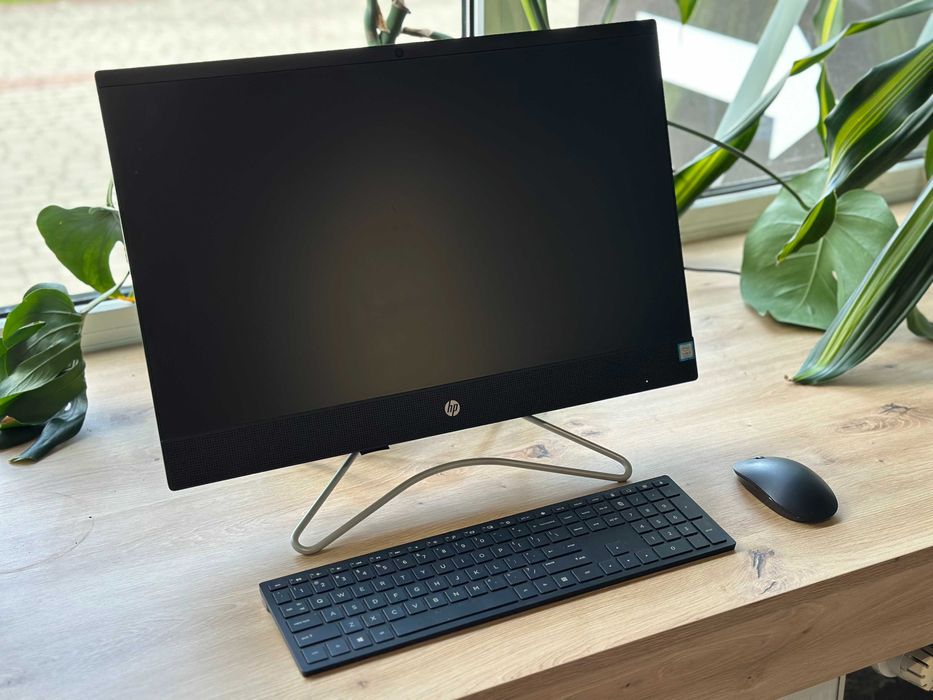 Komputer HP All-In-One 24-f0022nw i5 8GB RAM / 512GB SSD WIN10 GW12M