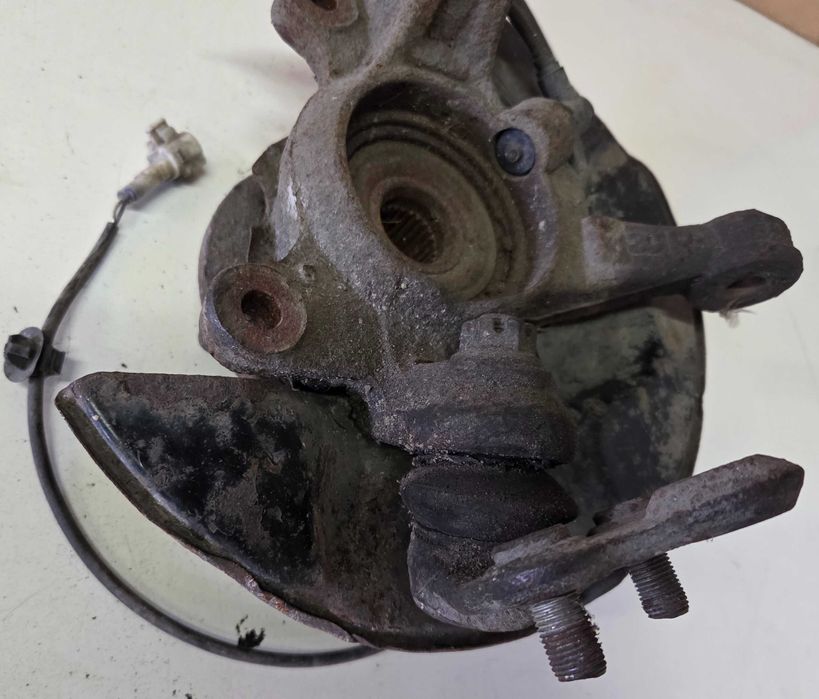 Zwrotnica piasta prawy przód Toyota Celica VII 1.8 VVTi