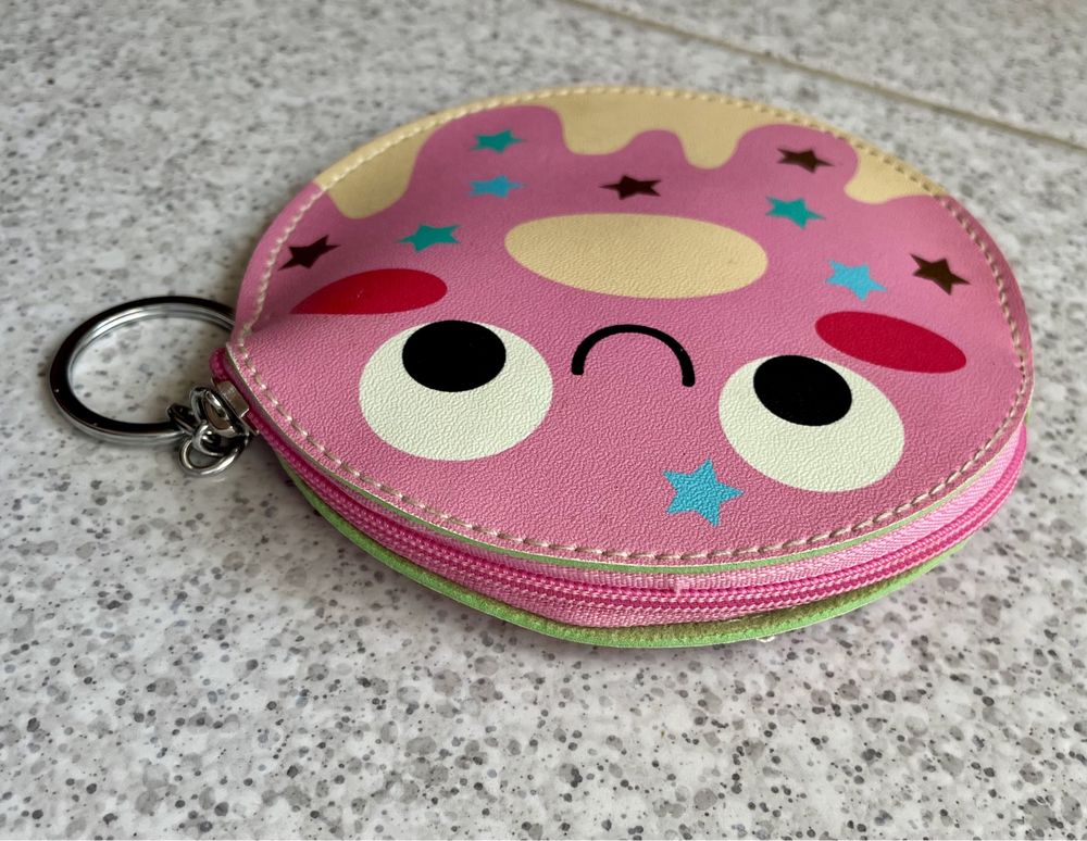 Pequena bolsa ou porta-moedas de donut