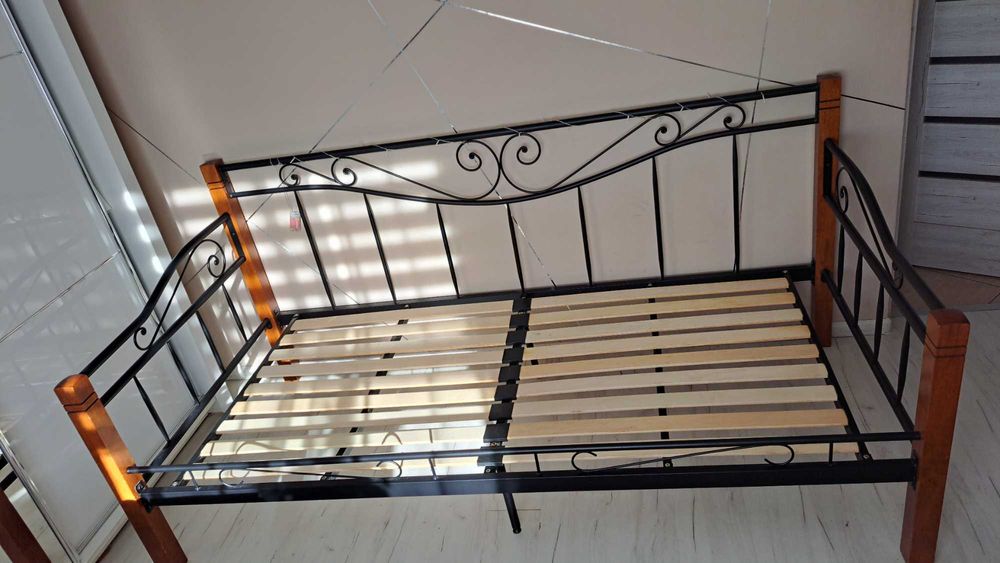 Łóżko ze stelażem 90x200cm