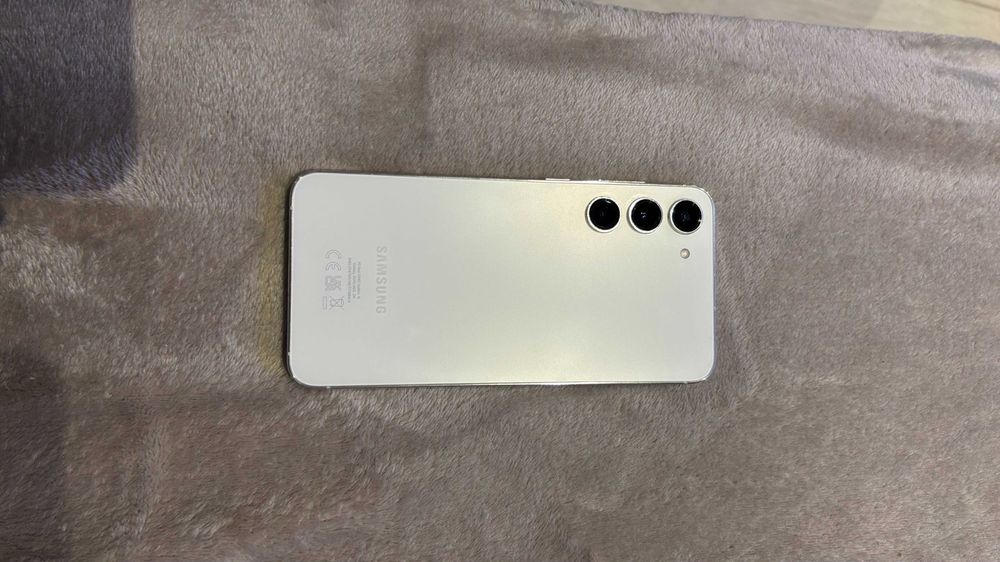 Samsung Galaxy S23 plus
