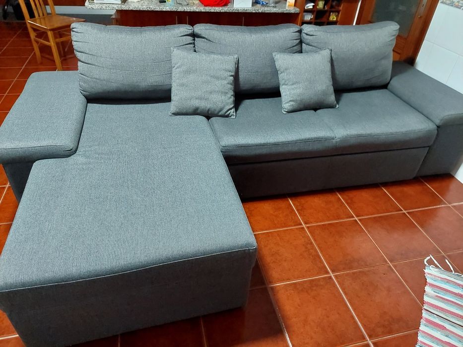 Sofá chaise long com sofá cama