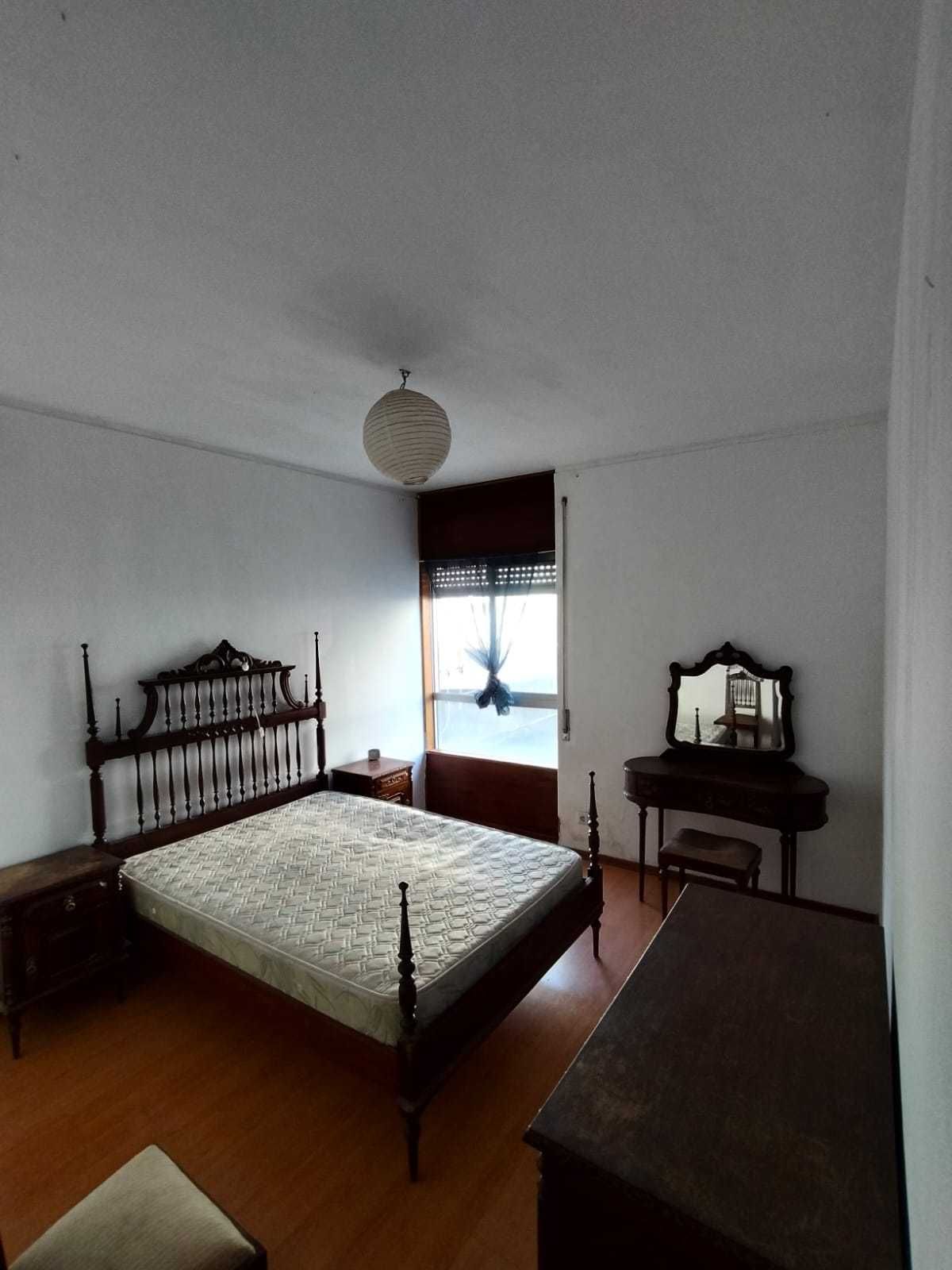 Apartamento T1 perto na estação Coimbra B