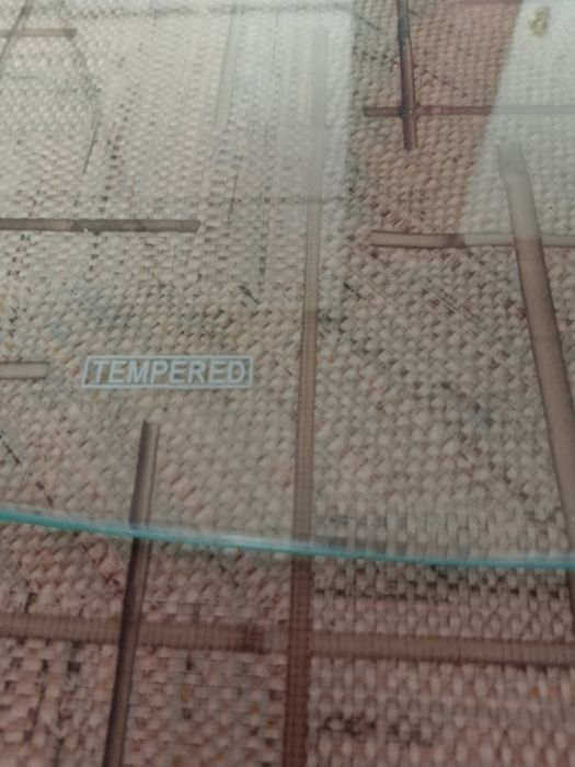 Скляна кришка стола