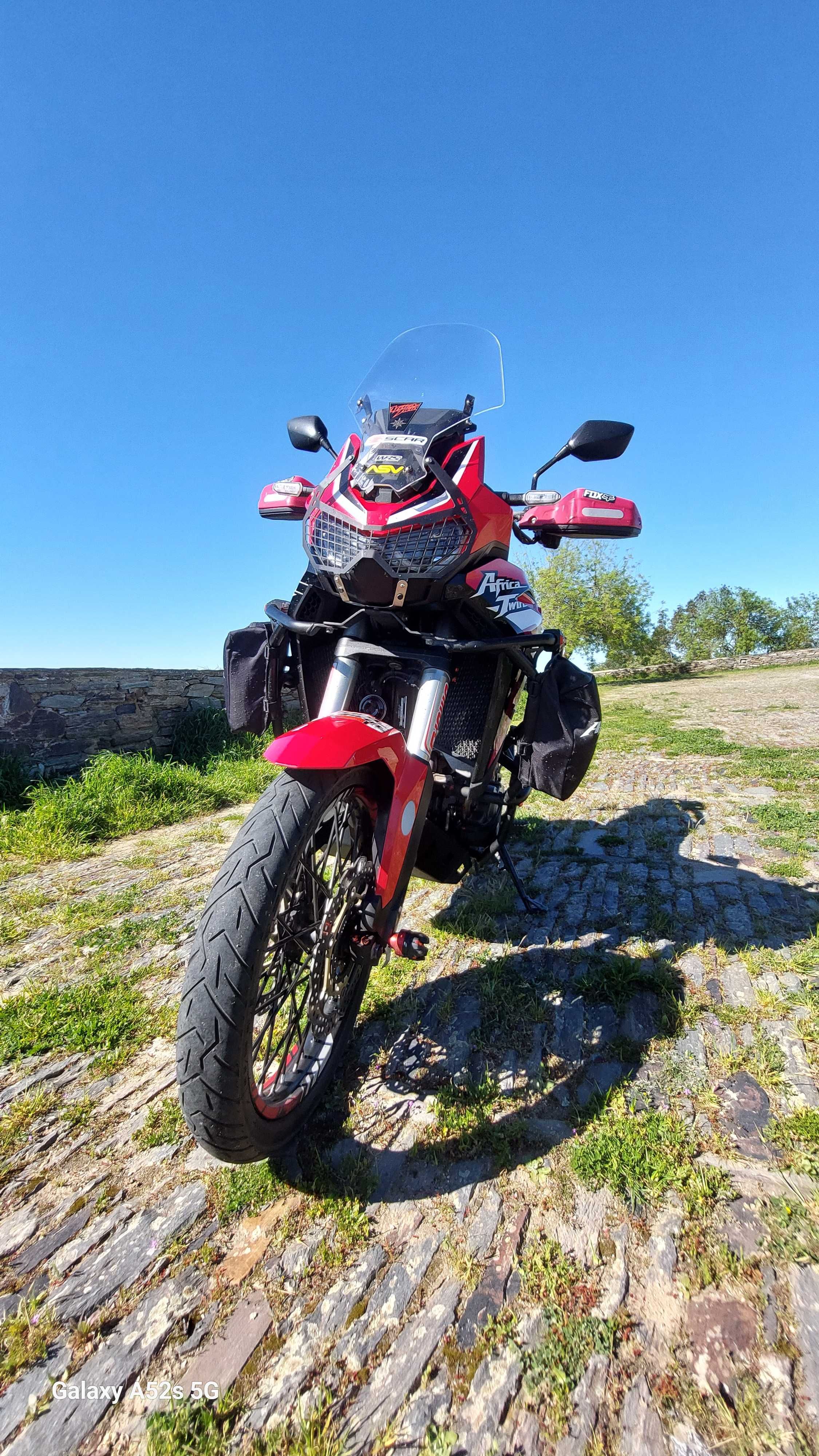 Africa Twin 1100 (irrepreensível)