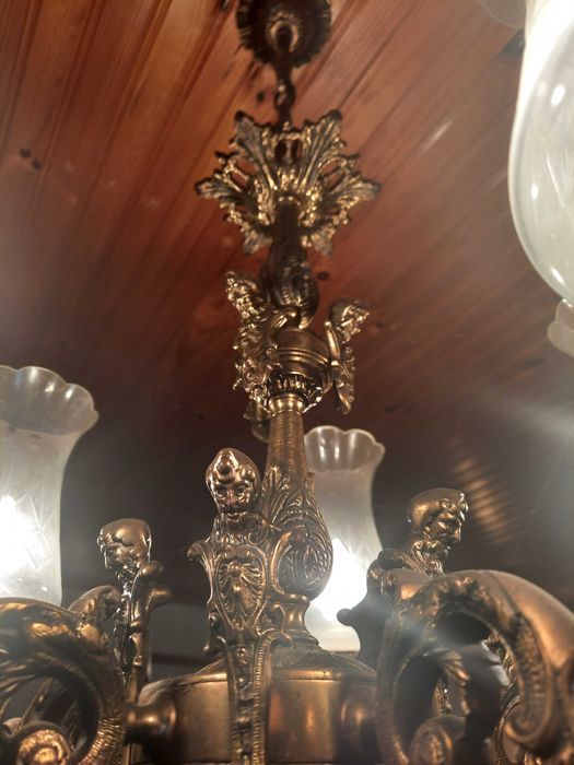 Candeeiro em ferro fundido e vidro