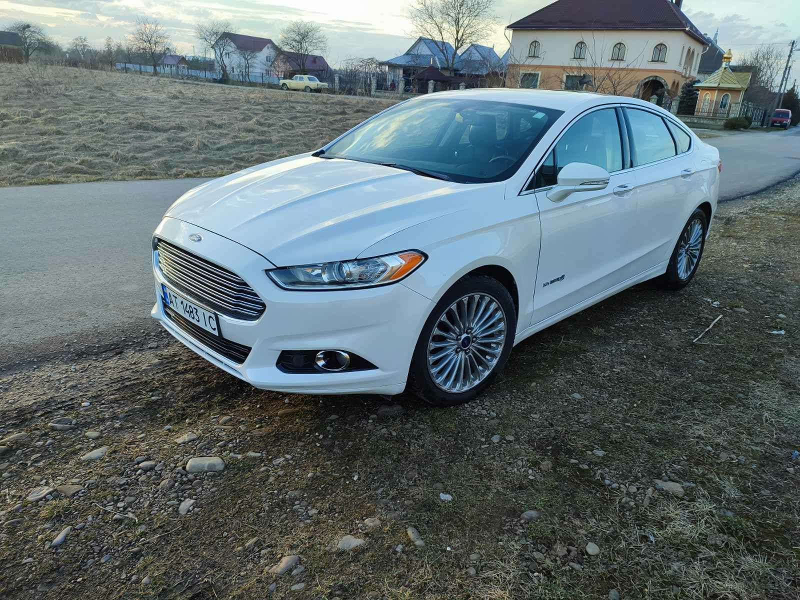 Ford Fusion hybrid Titanium 2014 125kms