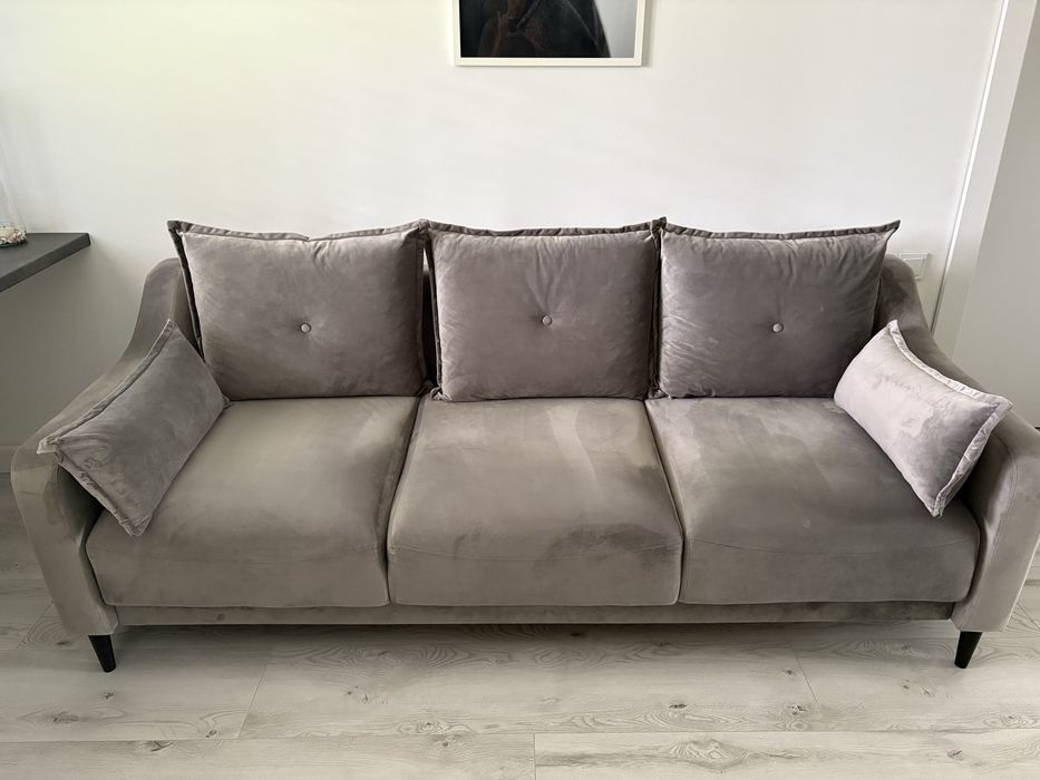 Piękna rozkładana sofa lady