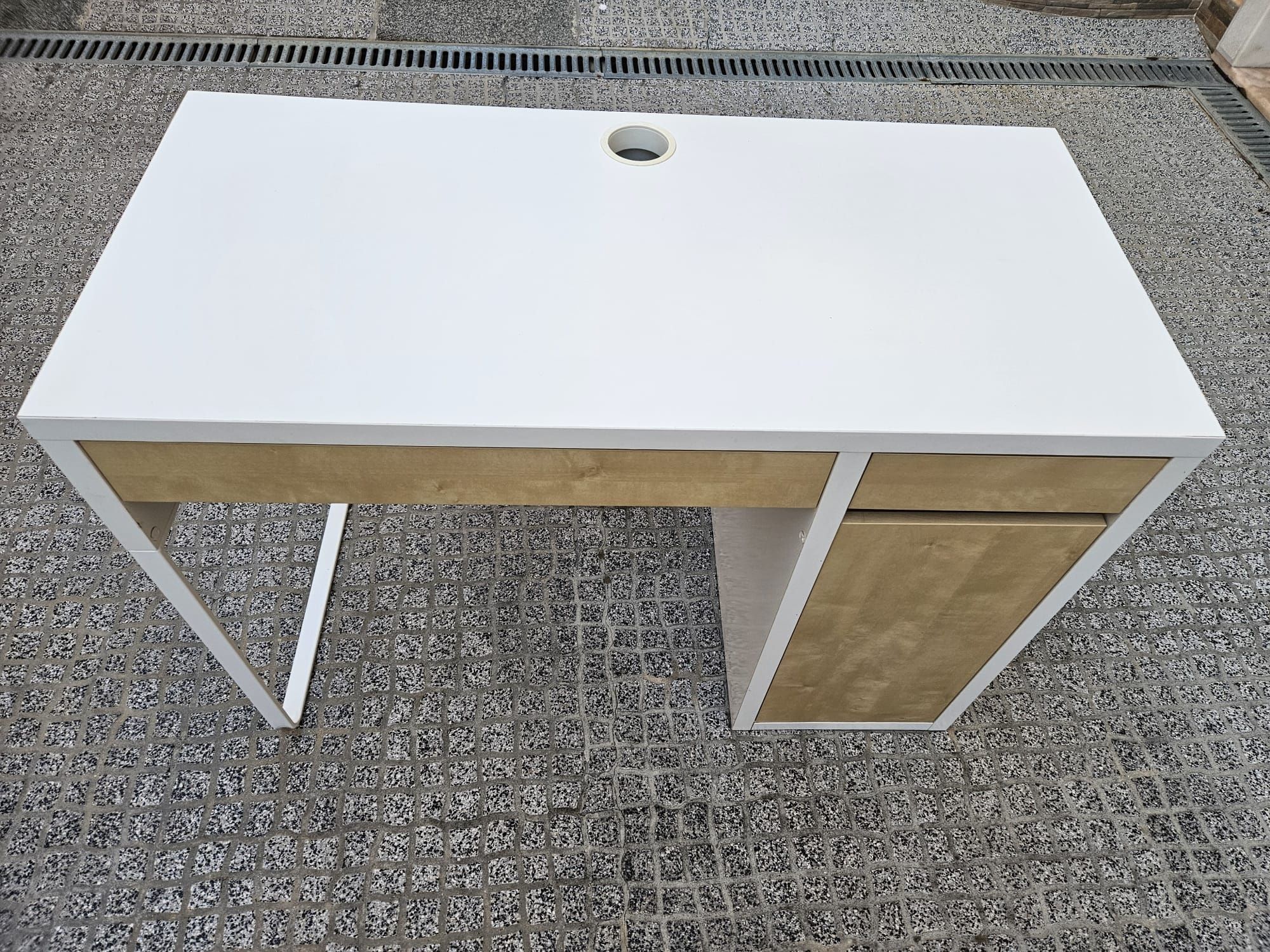 Secretária Ikea MICKE - BOM ESTADO