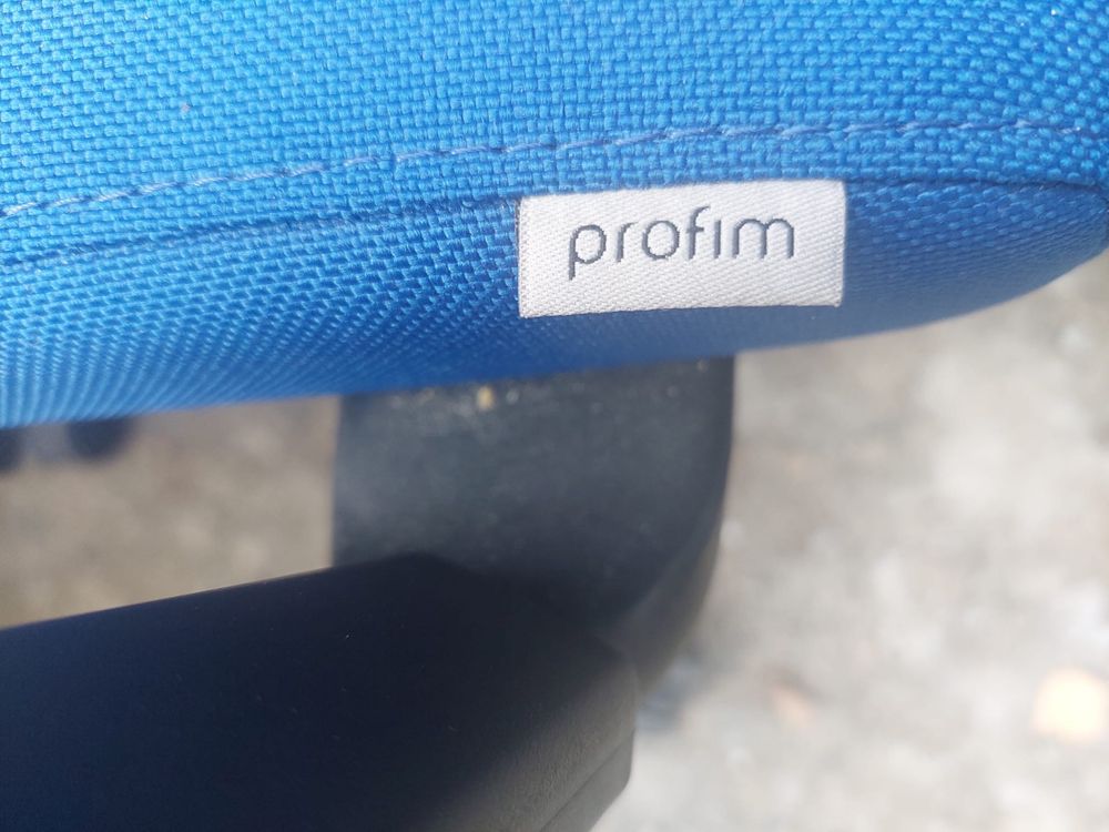 Fotel biurowy Raya Net 20SL firmy PROFIM poleasingowy używany