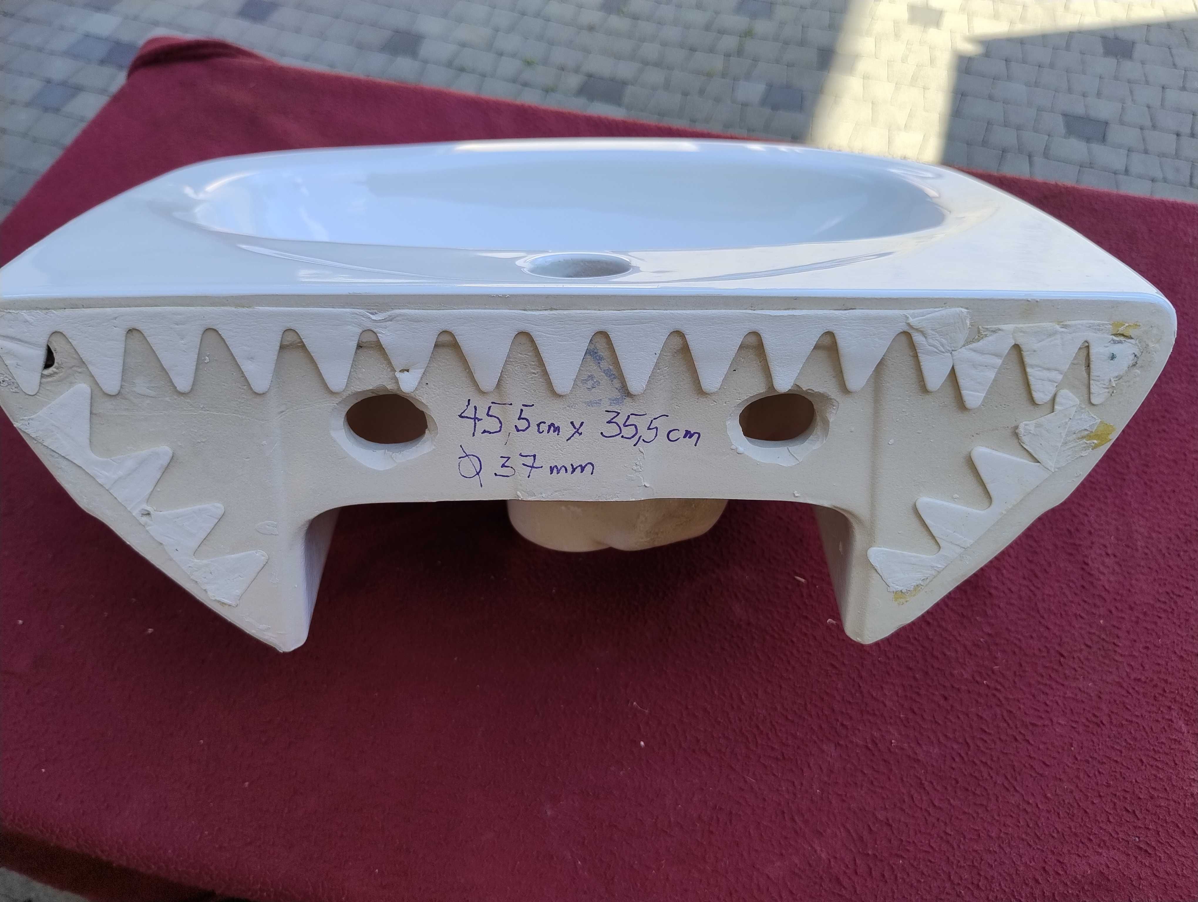 Umywalka łazienkowa stan bardzo dobry wymiary 44,5cm x 35,5cm