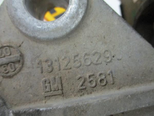 Apoio do motor OPEL Astra H Hatchback (L48)