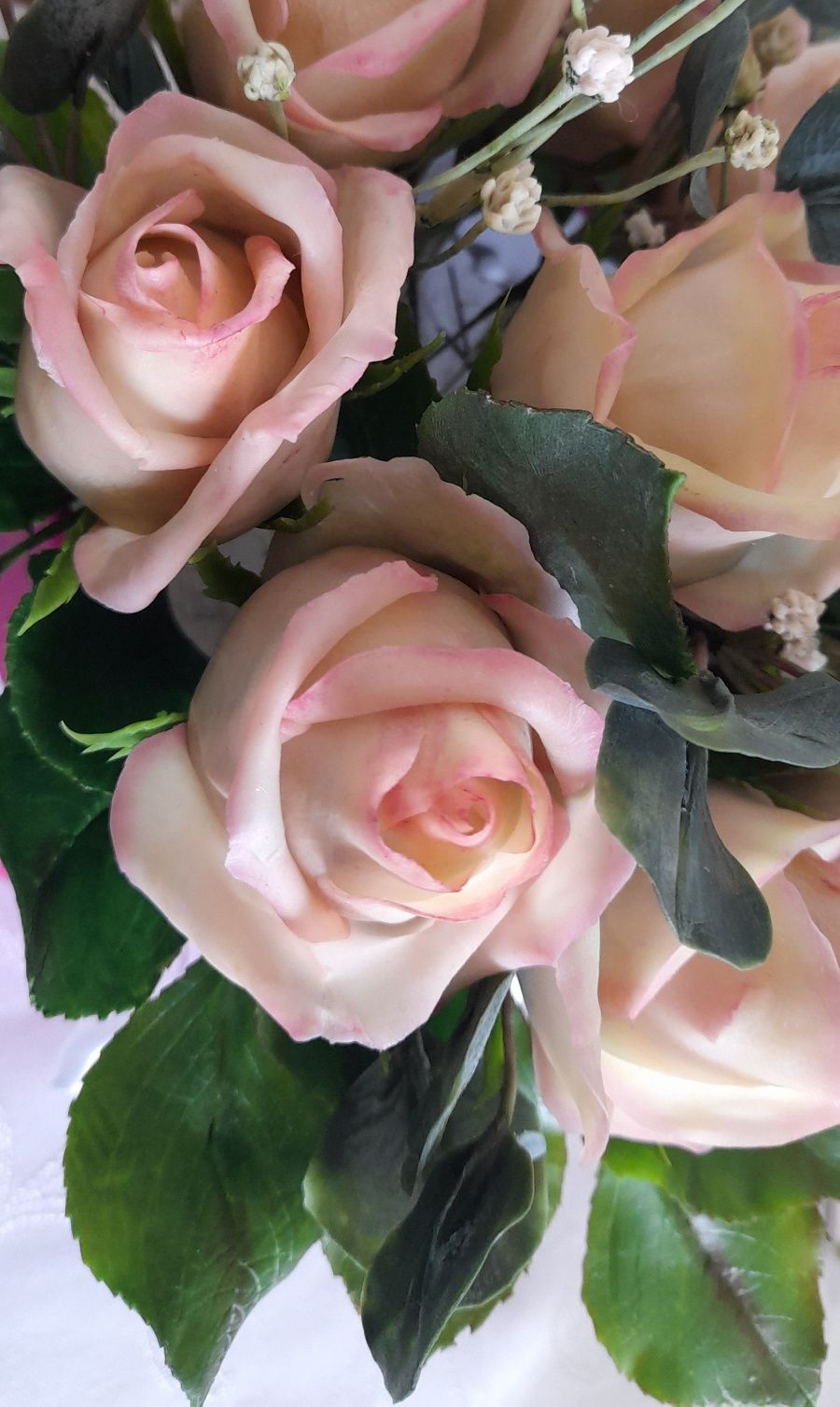Шикарные,бокаловидные розы  ручной работы из холодного фарфора