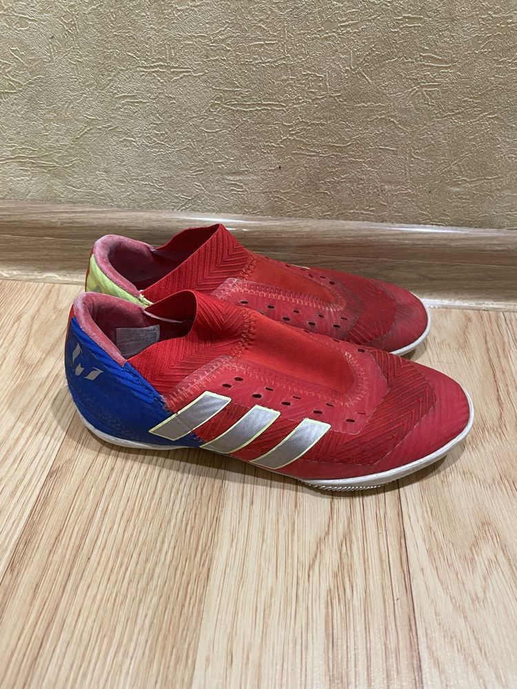 Футзалки adidas розмір-35