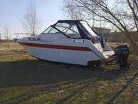 Łódź kabinowa Chris Craft do odświeżenia z silnikiem Mercury 110 KW
