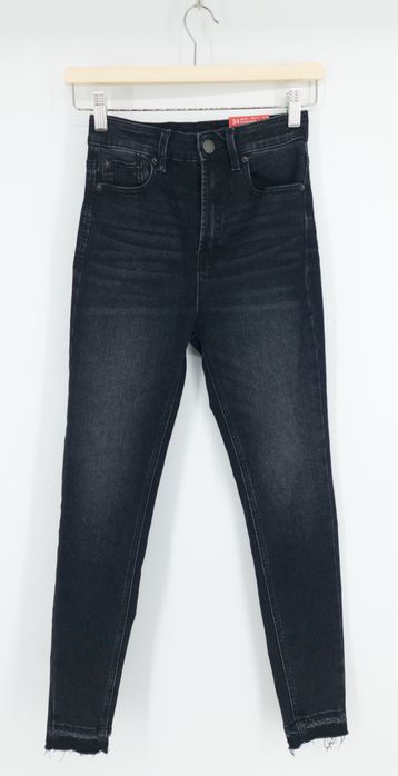 Jeansy rurki z wysokim stanem Stradivarius 34