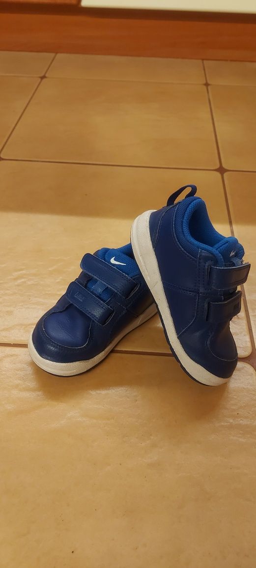 Buty chłopięce Nike rozmiar 23