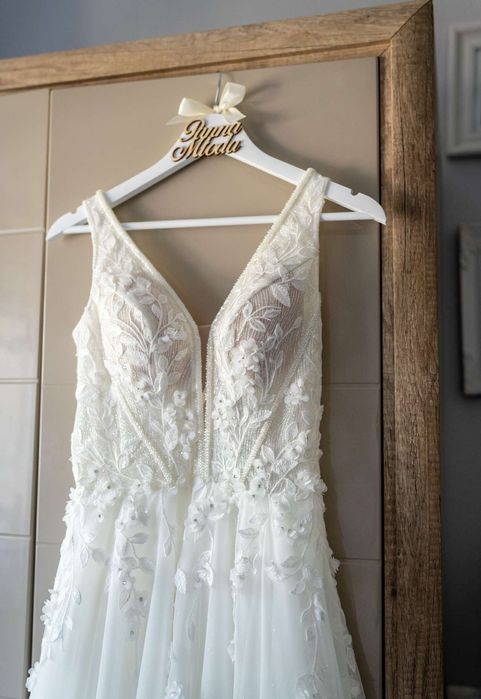 Piękna suknia ślubna, kolekcja 2025