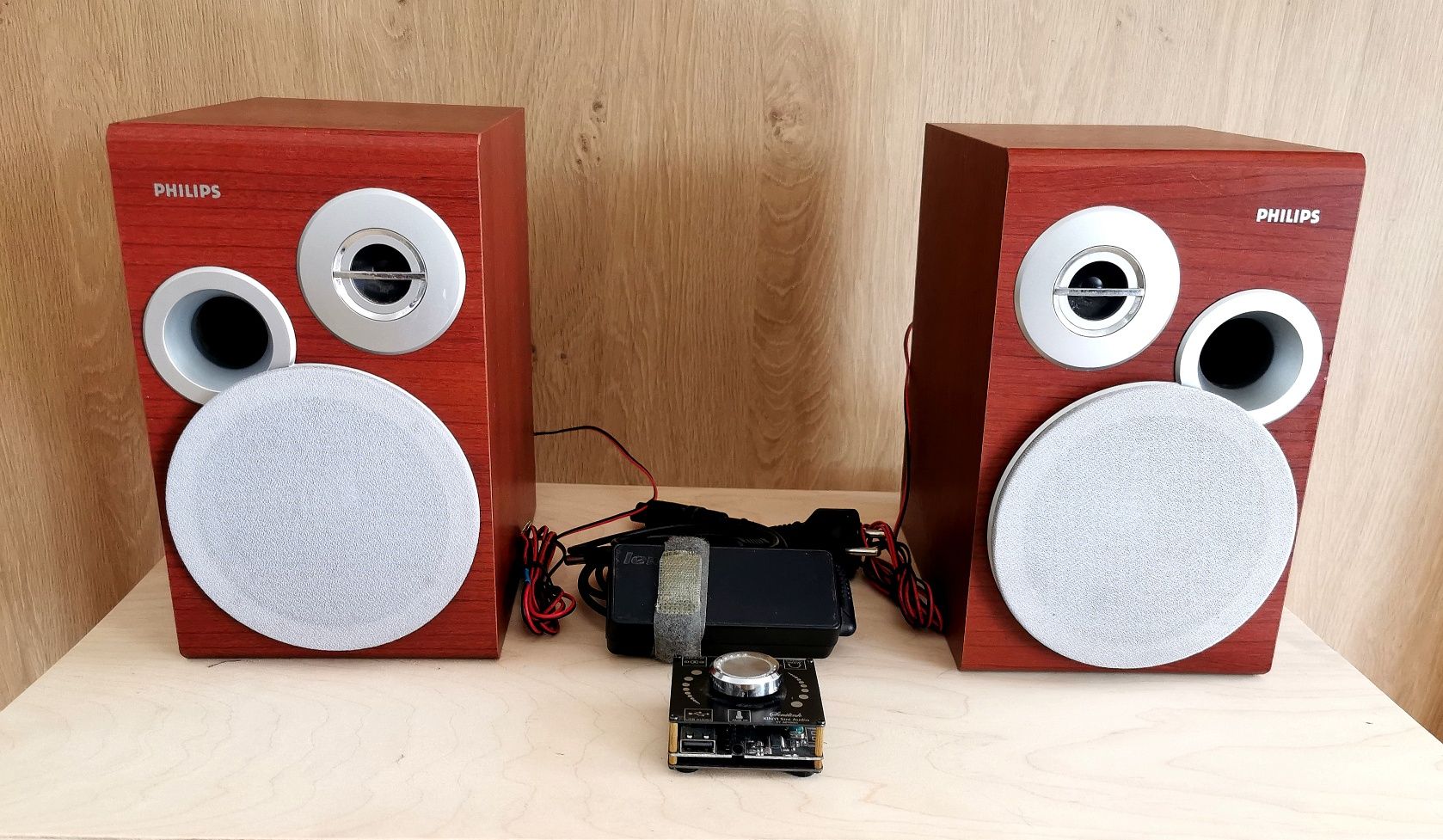 Miniwieża z bluetooth, usb, aux. 2x100w.