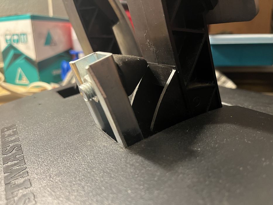 Pedais Thrustmaster T3PA Versão GT com addon para travao