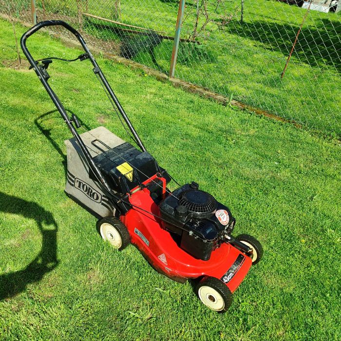 Газонокосарка бензинова