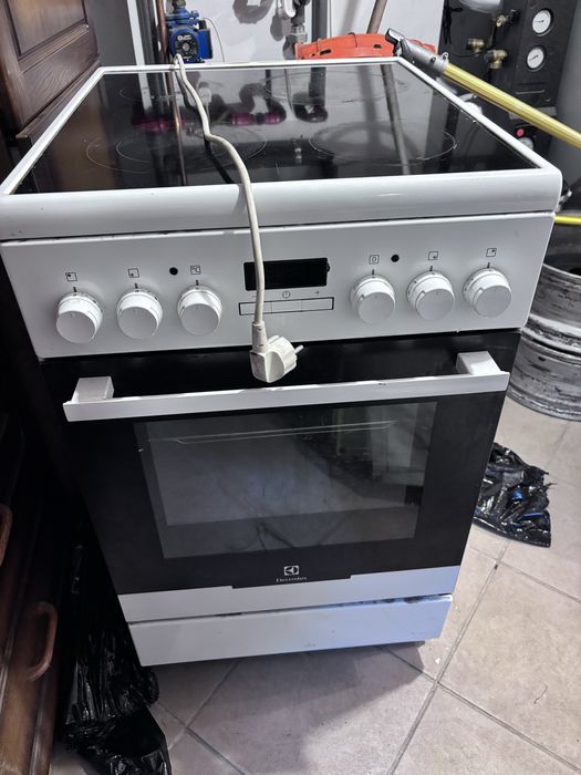 Kuchenka elektryczna Electrolux sprawna