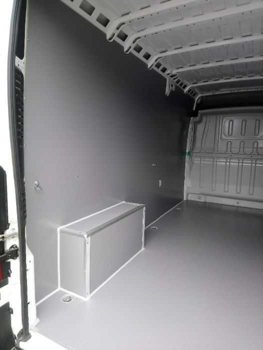 Peugeot Boxer L3H2-Zabudowa przestrzeni ładunkowej PREMIUM