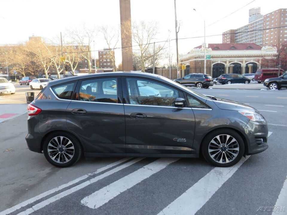 2017 Ford C-Max Titanium