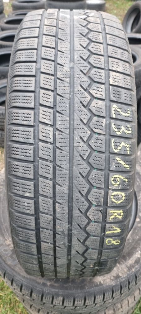 Opony zimowe Toyo 235/60R18 107V