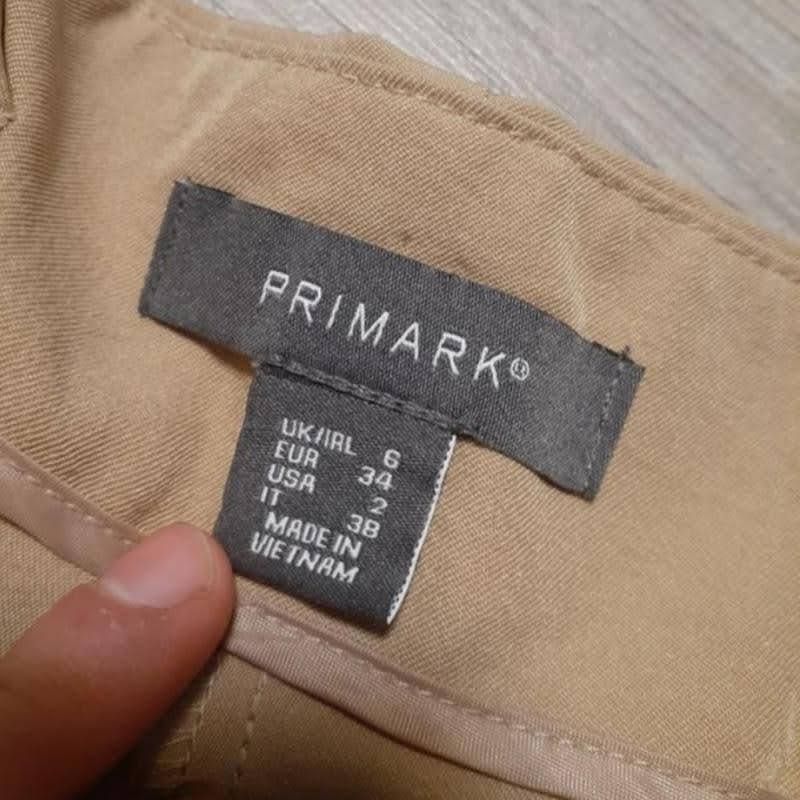 Актуальні легкі брюки primark