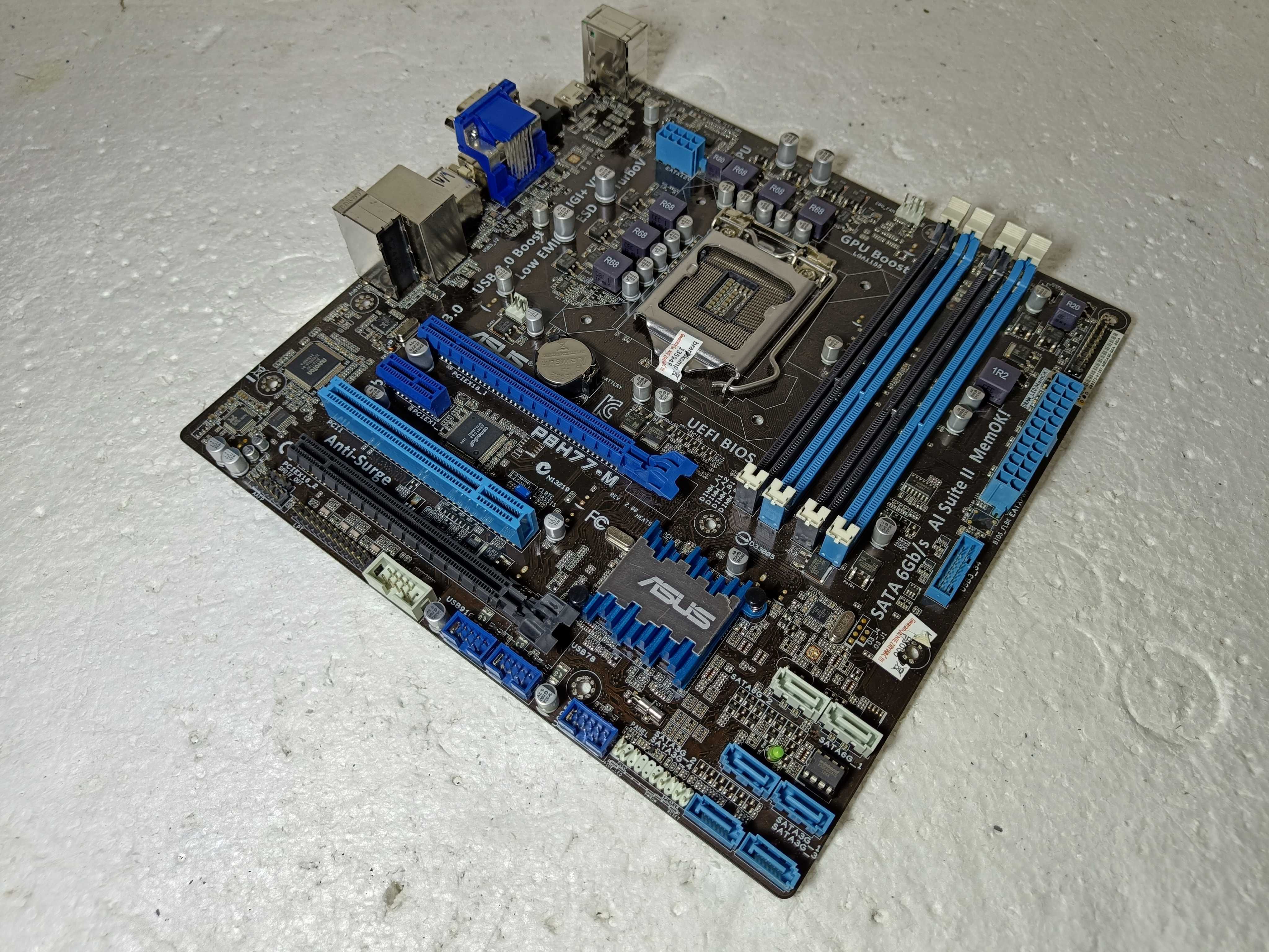 Материнська плата ASUS P8H77-M  LGA1155 у Відмінному робочому стані