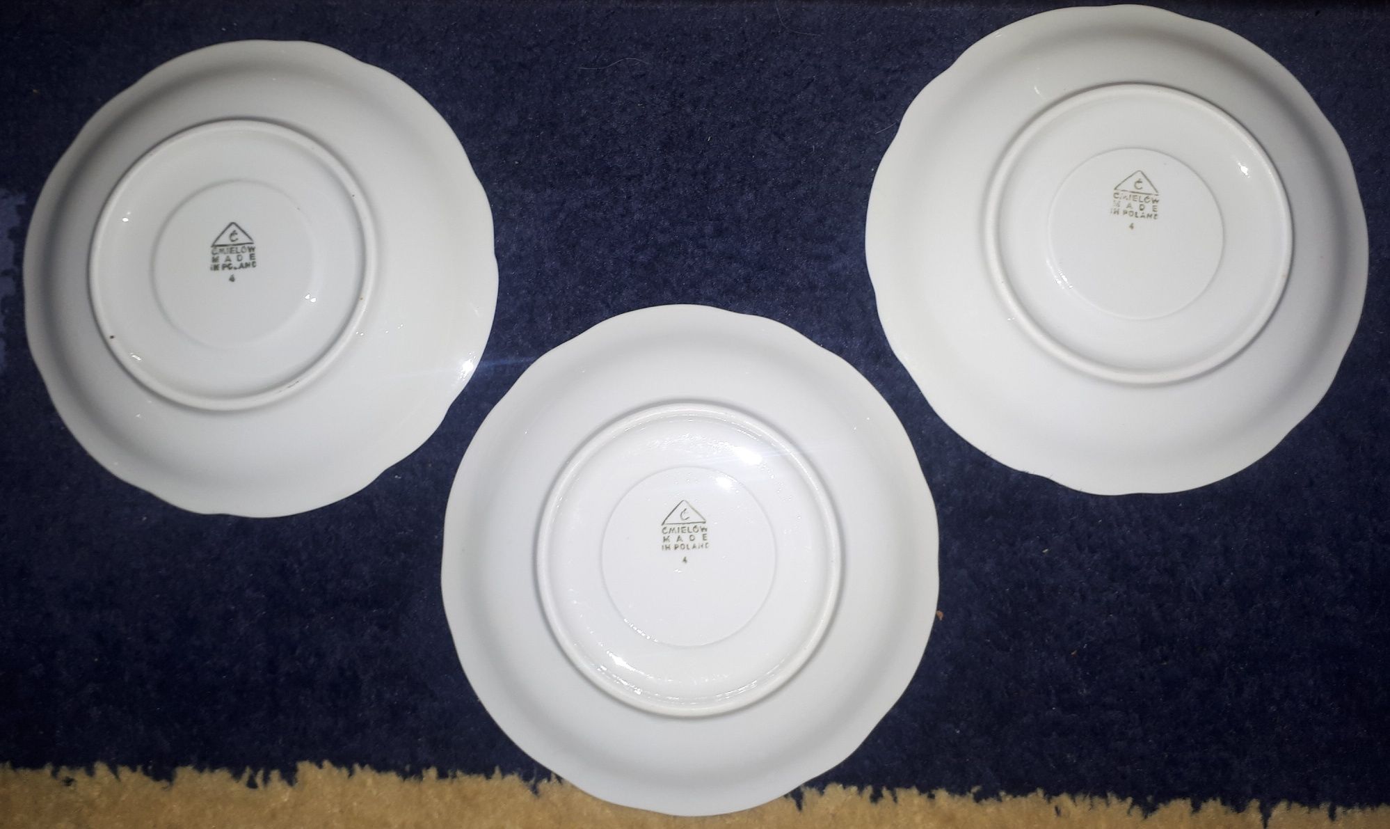 Serwis kawowy z porcelany Ćmielów motyw z kwiatami PRL