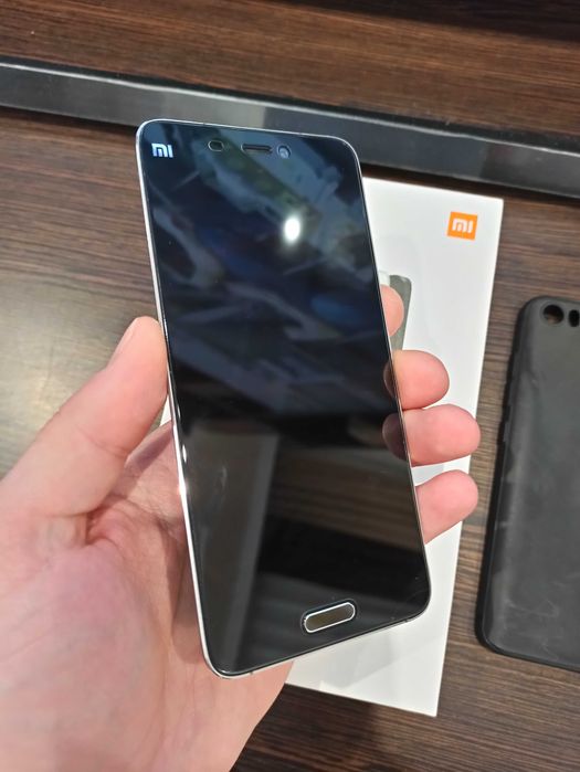 Xiaomi mi 5 пам'яті 3/32 NFC