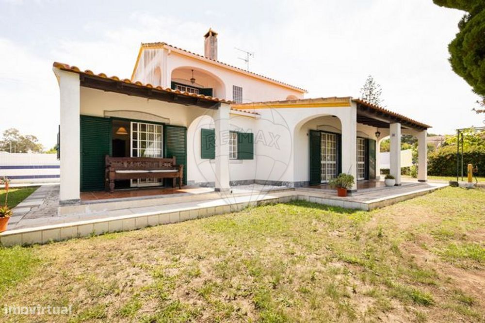 Moradia T4 para venda