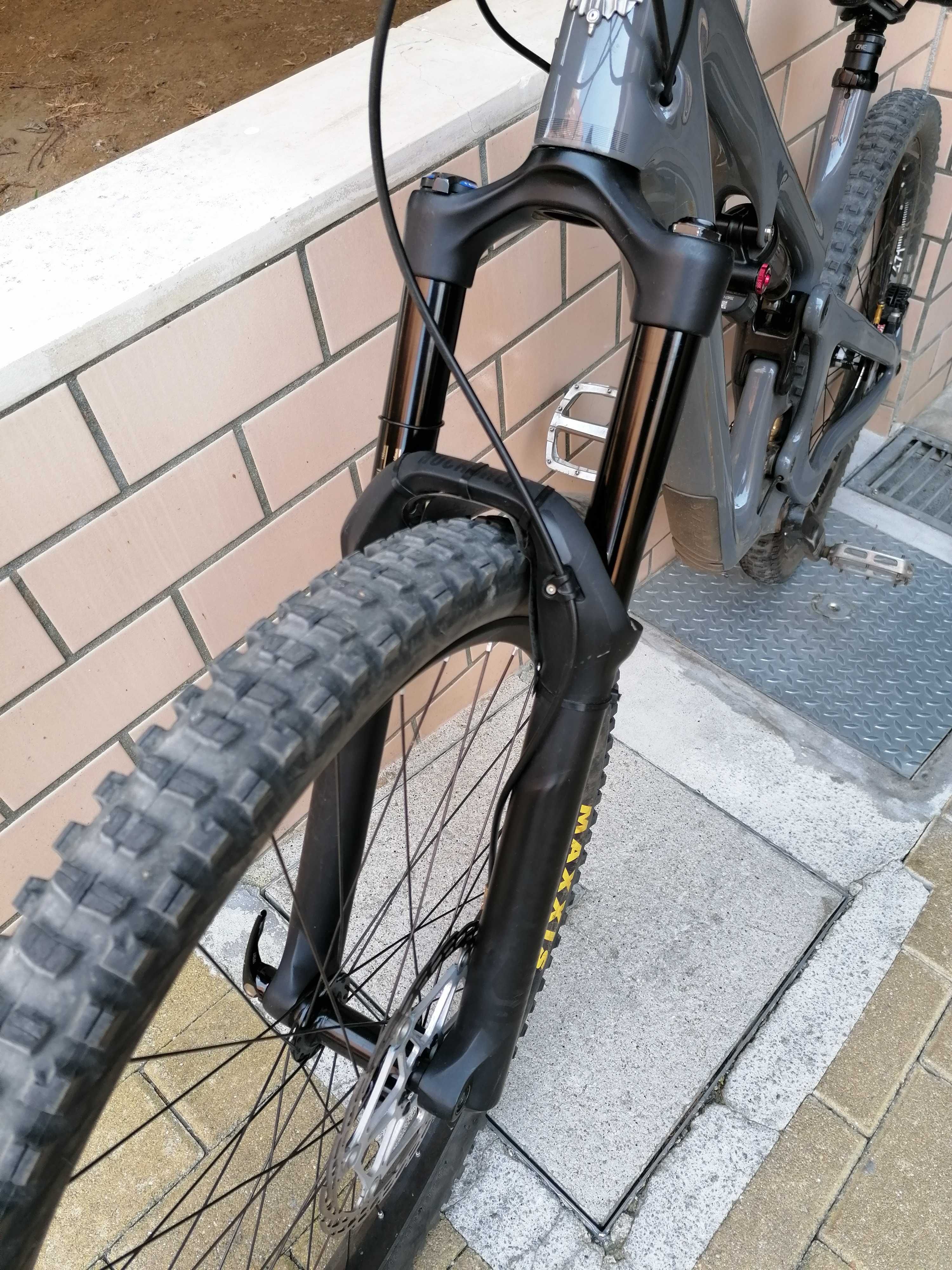 Suspensão Rockshox Yari RC