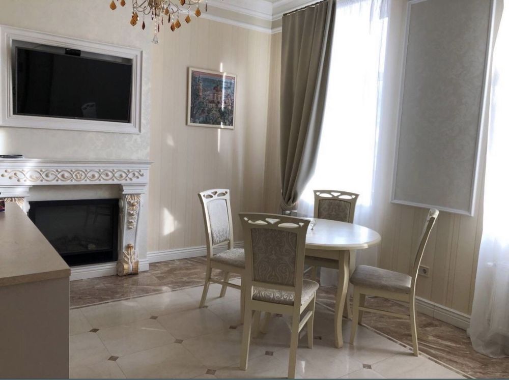 Продаж двохярусноі квартири  103 м2, вул. І.Франка ближній центр