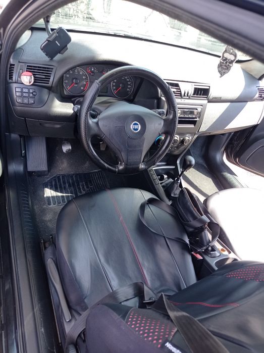 Fiat stilo ,2003 ,gasolina , 1200€